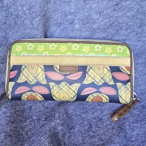 Fossil Handbags - A Rare Vintage Multicolor Canvas Coated/leather Zip Around Fossil Wallet
